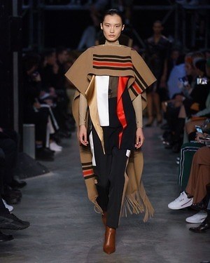 バーバリー(BURBERRY) 2019-20年秋冬ウィメンズコレクション  - 写真61
