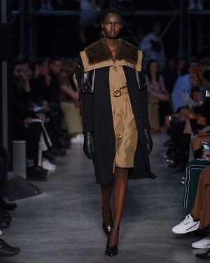 バーバリー(BURBERRY) 2019-20年秋冬ウィメンズコレクション  - 写真62