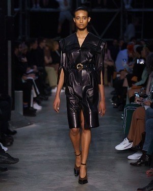 バーバリー(BURBERRY) 2019-20年秋冬ウィメンズコレクション  - 写真63