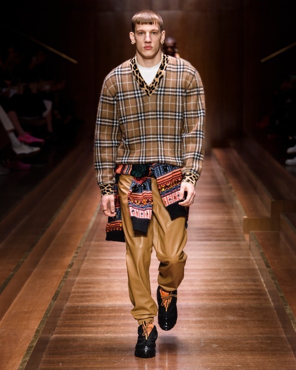 バーバリー(BURBERRY) 2019-20年秋冬メンズコレクション  - 写真4