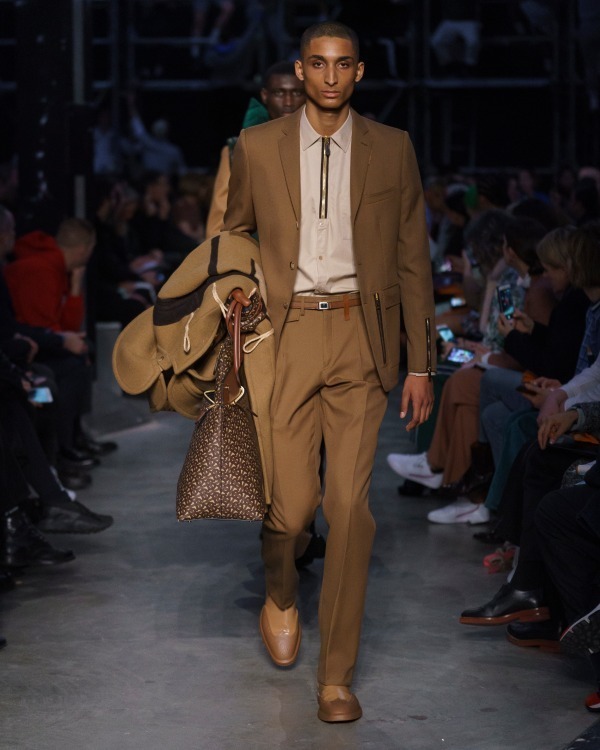 バーバリー(BURBERRY) 2019-20年秋冬メンズコレクション  - 写真18