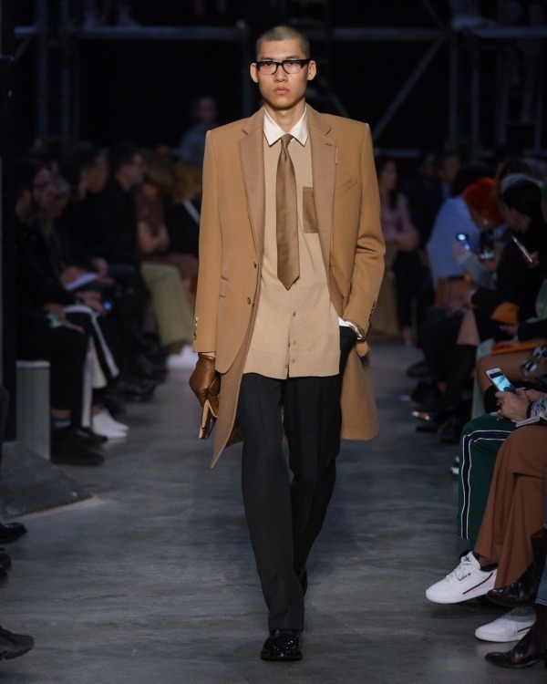 バーバリー(BURBERRY) 2019-20年秋冬メンズコレクション  - 写真25