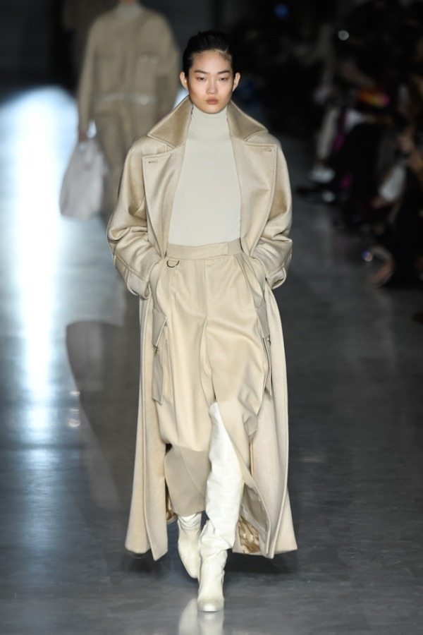 マックスマーラ(Max Mara) 2019-20年秋冬ウィメンズコレクション シルエット - 写真4