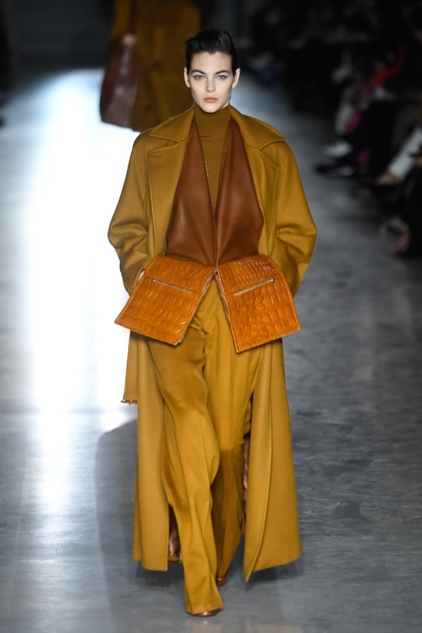 マックスマーラ(Max Mara) 2019-20年秋冬ウィメンズコレクション シルエット - 写真14