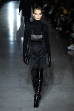 マックスマーラ 2019-20年秋冬コレクション、マスキュリンなピースでグラマーを表現｜写真52