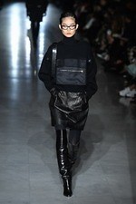 マックスマーラ 2019-20年秋冬コレクション、マスキュリンなピースでグラマーを表現｜写真54