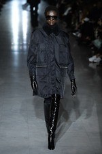 マックスマーラ 2019-20年秋冬コレクション、マスキュリンなピースでグラマーを表現｜写真55