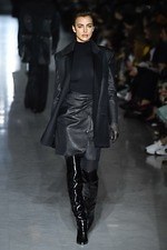 マックスマーラ 2019-20年秋冬コレクション、マスキュリンなピースでグラマーを表現｜写真57