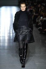 マックスマーラ 2019-20年秋冬コレクション、マスキュリンなピースでグラマーを表現｜写真59