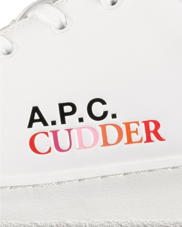 A.P.C.×ラッパーのキッド・カディ、ニックネーム入り白スニーカーや真っ赤な地獄絵図ライダース｜写真16