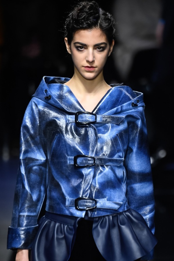 ジョルジオ アルマーニ(Giorgio Armani) 2019-20年秋冬ウィメンズコレクション  - 写真19