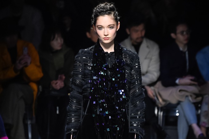 2019-20年秋冬ミラノコレクション｜ジョルジオ アルマーニ 2019年秋冬ウィメンズコレクション - ブルーローズが誘うエレガンス