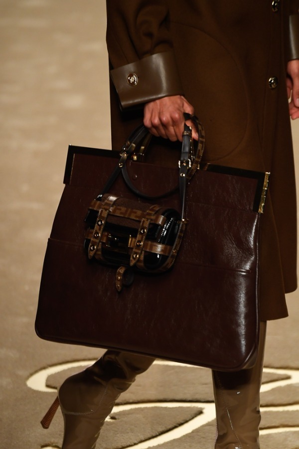 フェンディ(FENDI) 2019-20年秋冬ウィメンズコレクション  - 写真13