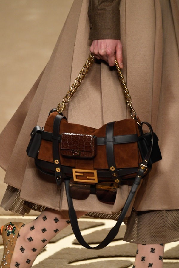 フェンディ(FENDI) 2019-20年秋冬ウィメンズコレクション  - 写真18