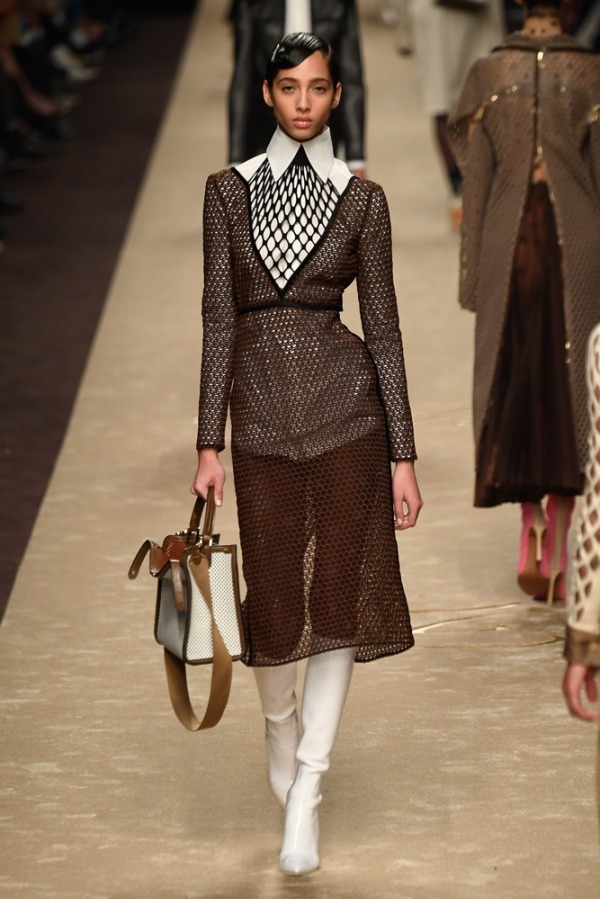 フェンディ(FENDI) 2019-20年秋冬ウィメンズコレクション  - 写真37