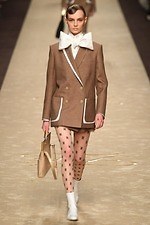 フェンディ 2019年秋冬コレクション - 故カール・ラガーフェルド