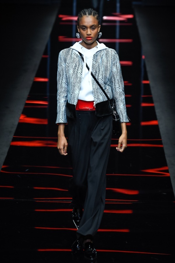 エンポリオ アルマーニ(EMPORIO ARMANI) 2019-20年秋冬ウィメンズコレクション シルエット - 写真19