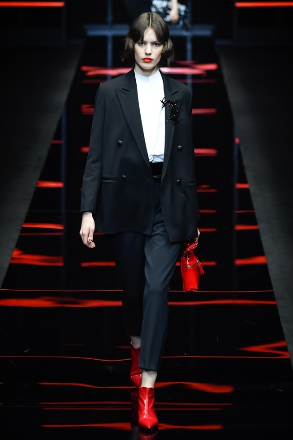 エンポリオ アルマーニ(EMPORIO ARMANI) 2019-20年秋冬ウィメンズコレクション シルエット - 写真23