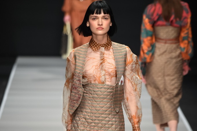 2019-20年秋冬ミラノコレクション｜アンテプリマ 2019-20年秋冬コレクション - 秋高しロンドンへの旅