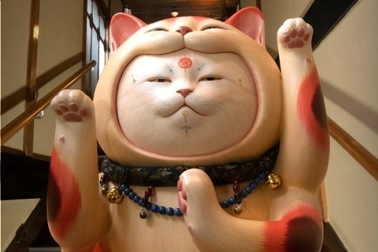 ホテル雅叙園東京「猫都のアイドル展 at 百段階段」