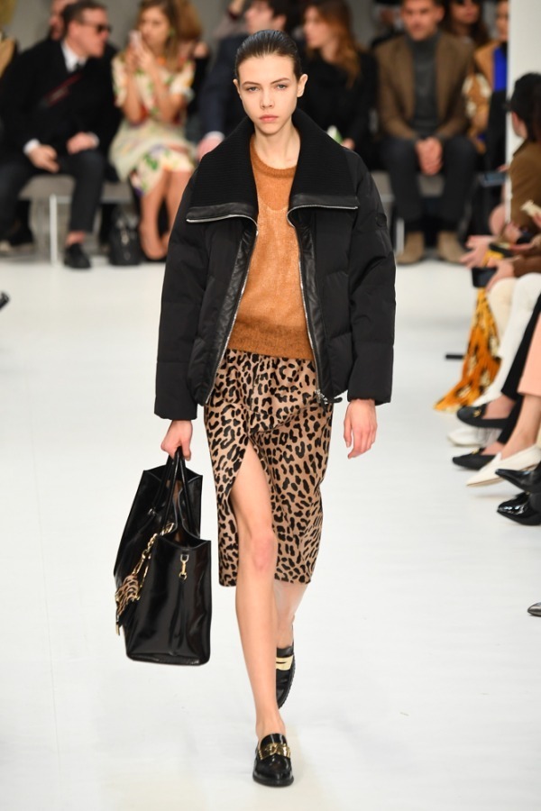 トッズ(TOD'S) 2019-20年秋冬ウィメンズコレクション シルエット - 写真28