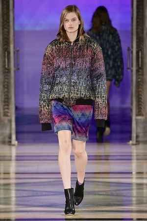 ヨハン クー ゴールドレーベル(Johan Ku GoLd Label) 2019-20年秋冬ウィメンズコレクション  - 写真16