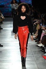 MSGM 2019-20年秋冬ウィメンズコレクション - ポップなハートに心躍らせて｜写真2