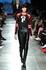 MSGM 2019-20年秋冬ウィメンズコレクション - ポップなハートに心躍らせて｜写真6