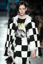 MSGM 2019-20年秋冬ウィメンズコレクション - ポップなハートに心躍らせて｜写真17