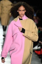 MSGM 2019-20年秋冬ウィメンズコレクション - ポップなハートに心躍らせて｜写真34