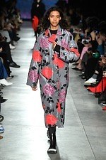 MSGM 2019-20年秋冬ウィメンズコレクション - ポップなハートに心躍らせて｜写真43