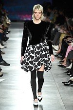 MSGM 2019-20年秋冬ウィメンズコレクション - ポップなハートに心躍らせて｜写真49