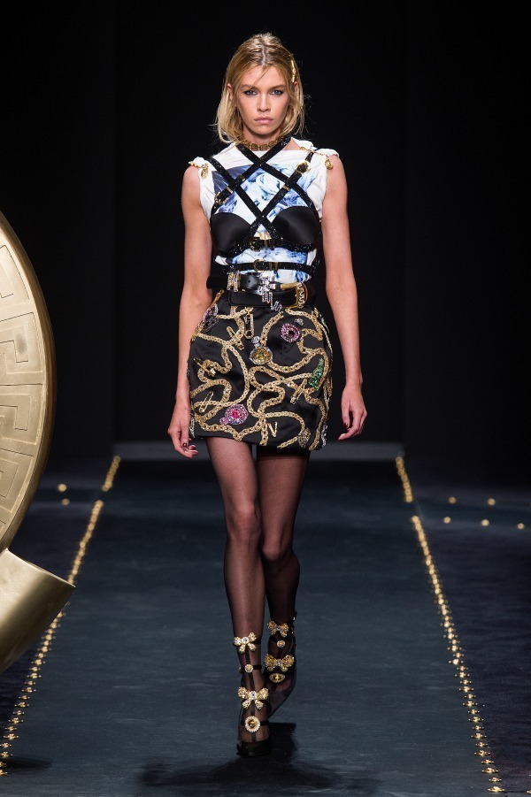 ヴェルサーチェ(VERSACE) 2019-20年秋冬ウィメンズコレクション  - 写真54