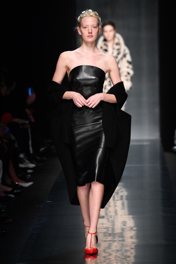 エルマンノ シェルヴィーノ 2019-20年秋冬｜ チューブトップ