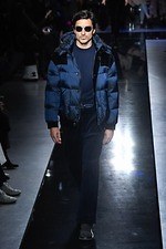 ジョルジオ アルマーニ 2019年秋冬メンズコレクション - ブルーに学ぶダンディズム｜写真12