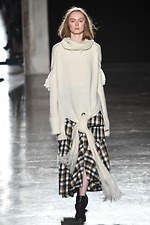 ウジョー 2019-20年秋冬コレクション - 布の動きに身を委ねて｜写真30