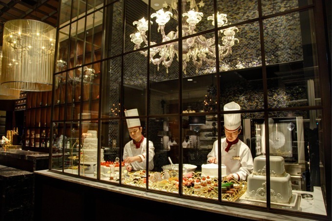 「桜と苺のシルキーパンケーキ」ホテル インターコンチネンタル 東京ベイで、スフレのようなふわふわ食感｜写真3