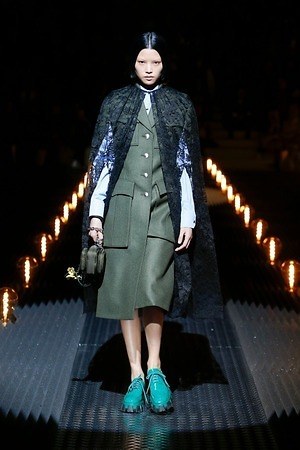 プラダ 2019年秋冬ウィメンズコレクション - フランケンシュタインと花嫁のロマンス｜写真15