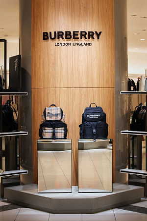 バーバリー 19春夏メンズウエア 小物 伊勢丹新宿店メンズ館で限定ストア ファッションプレス バーバリー 19春夏メンズウエア 小物 伊勢丹新宿店メンズ館で限定ストア ファッションプレス