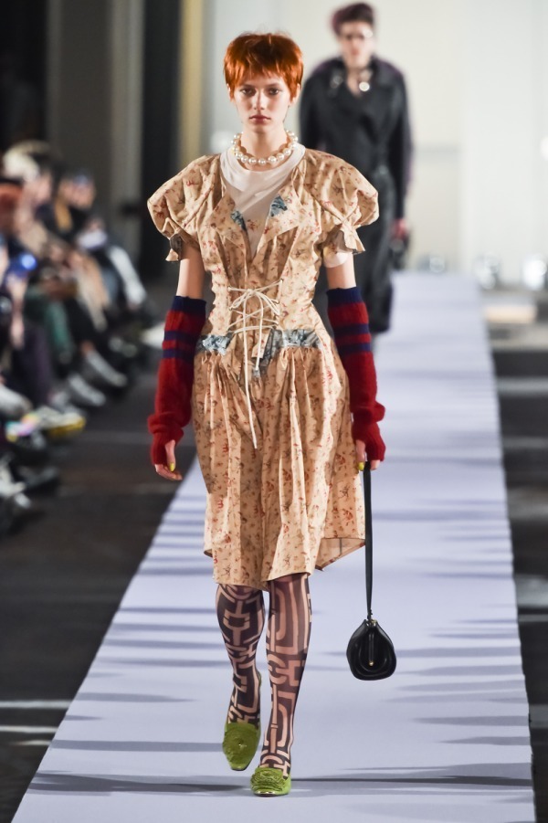 アンドレアス・クロンターラー フォー ヴィヴィアン・ウエストウッド(Andreas Kronthaler for Vivienne Westwood) 2019-20年秋冬ウィメンズ&メンズコレクション シルエット - 写真2