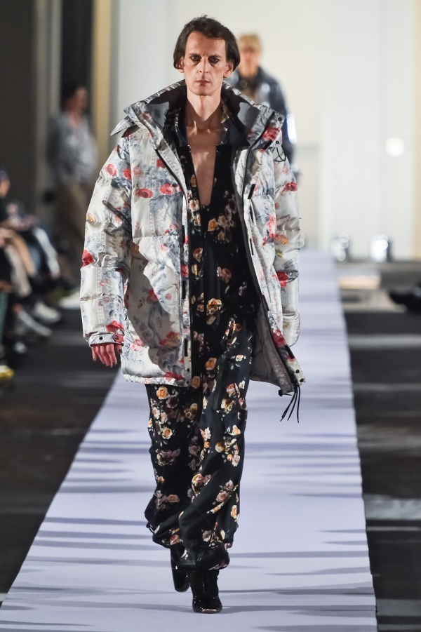 アンドレアス・クロンターラー フォー ヴィヴィアン・ウエストウッド(Andreas Kronthaler for Vivienne Westwood) 2019-20年秋冬ウィメンズ&メンズコレクション シルエット - 写真16