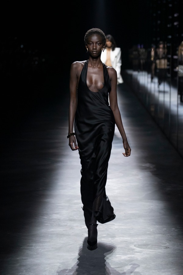 サンローラン(Saint Laurent) 2019-20年秋冬ウィメンズコレクション シルエット - 写真8