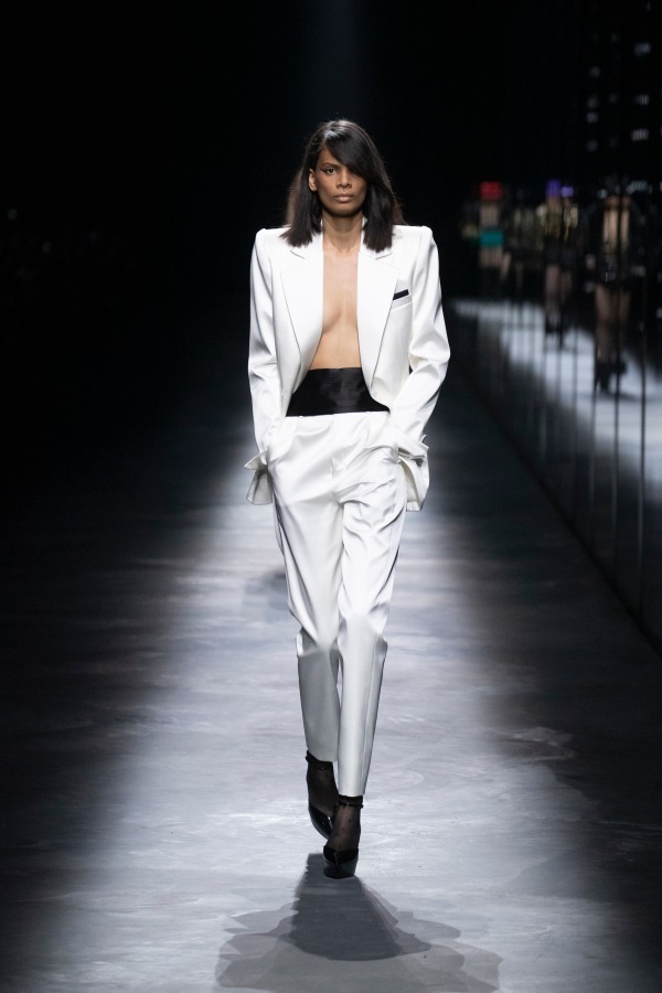 サンローラン(Saint Laurent) 2019-20年秋冬ウィメンズコレクション  - 写真9