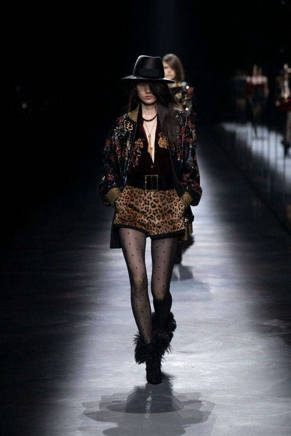 サンローラン(Saint Laurent) 2019-20年秋冬ウィメンズコレクション  - 写真19