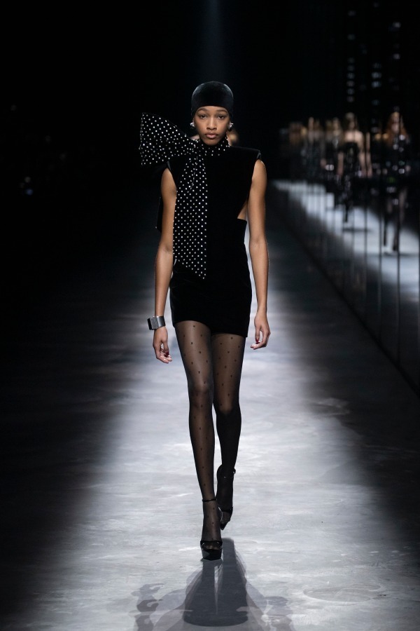 サンローラン(Saint Laurent) 2019-20年秋冬ウィメンズコレクション シルエット - 写真29