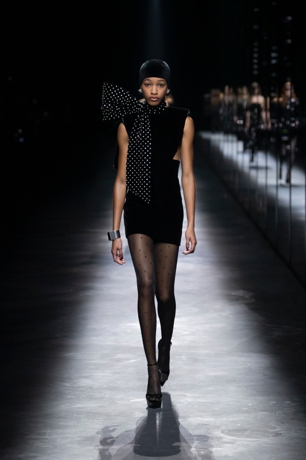 サンローラン(Saint Laurent) 2019-20年秋冬ウィメンズコレクション  - 写真29