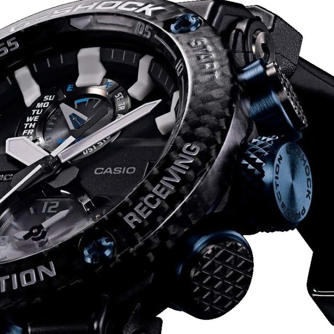 G-SHOCKから、高強度×最軽量のグラビティーマスター新作腕時計、ブラック基調の2色｜写真2