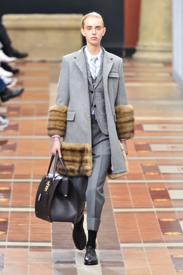 トム ブラウン 2019-20年秋冬コレクション - オフィスワーカーの トム ブラウン 2019-20年秋冬コレクション - オフィスワーカーの