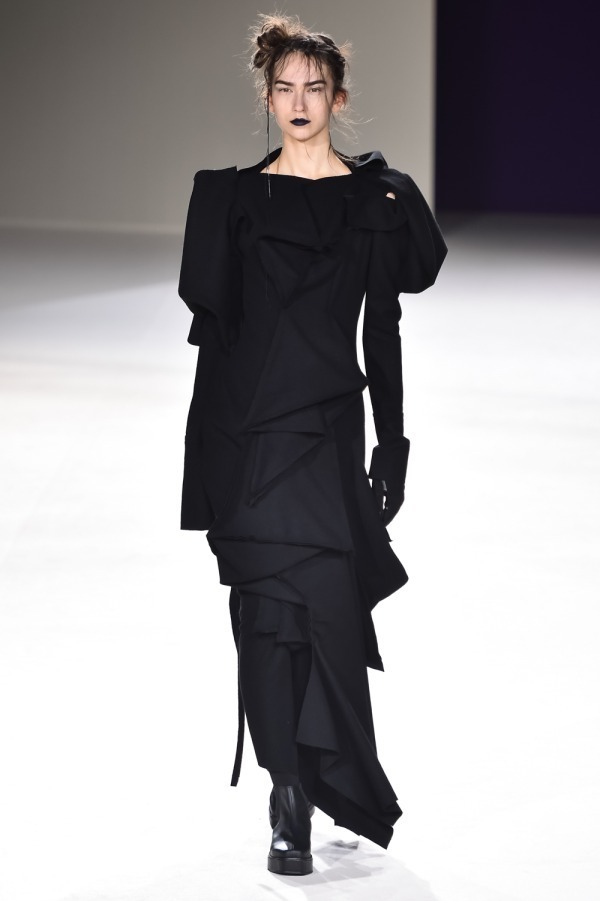 ヨウジヤマモト(Yohji Yamamoto) 2019-20年秋冬ウィメンズコレクション  - 写真43