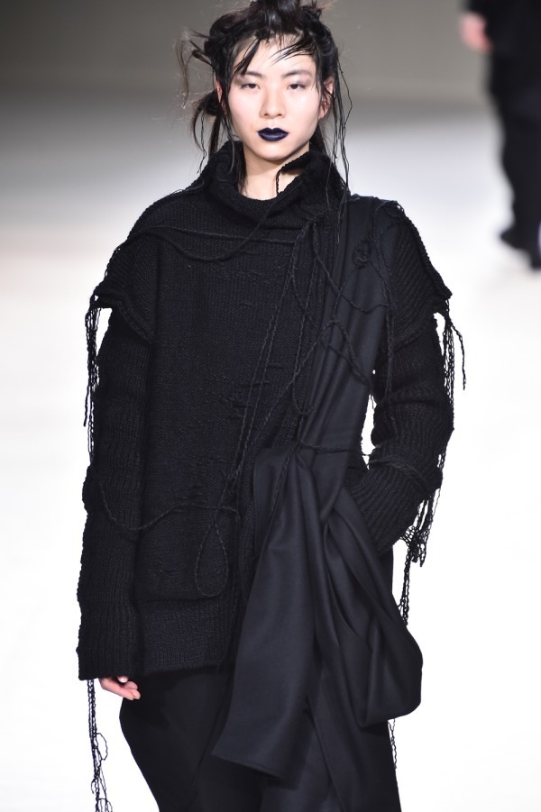 ヨウジヤマモト(Yohji Yamamoto) 2019-20年秋冬ウィメンズコレクション  - 写真36